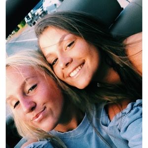 Meet your Posher, Chloe